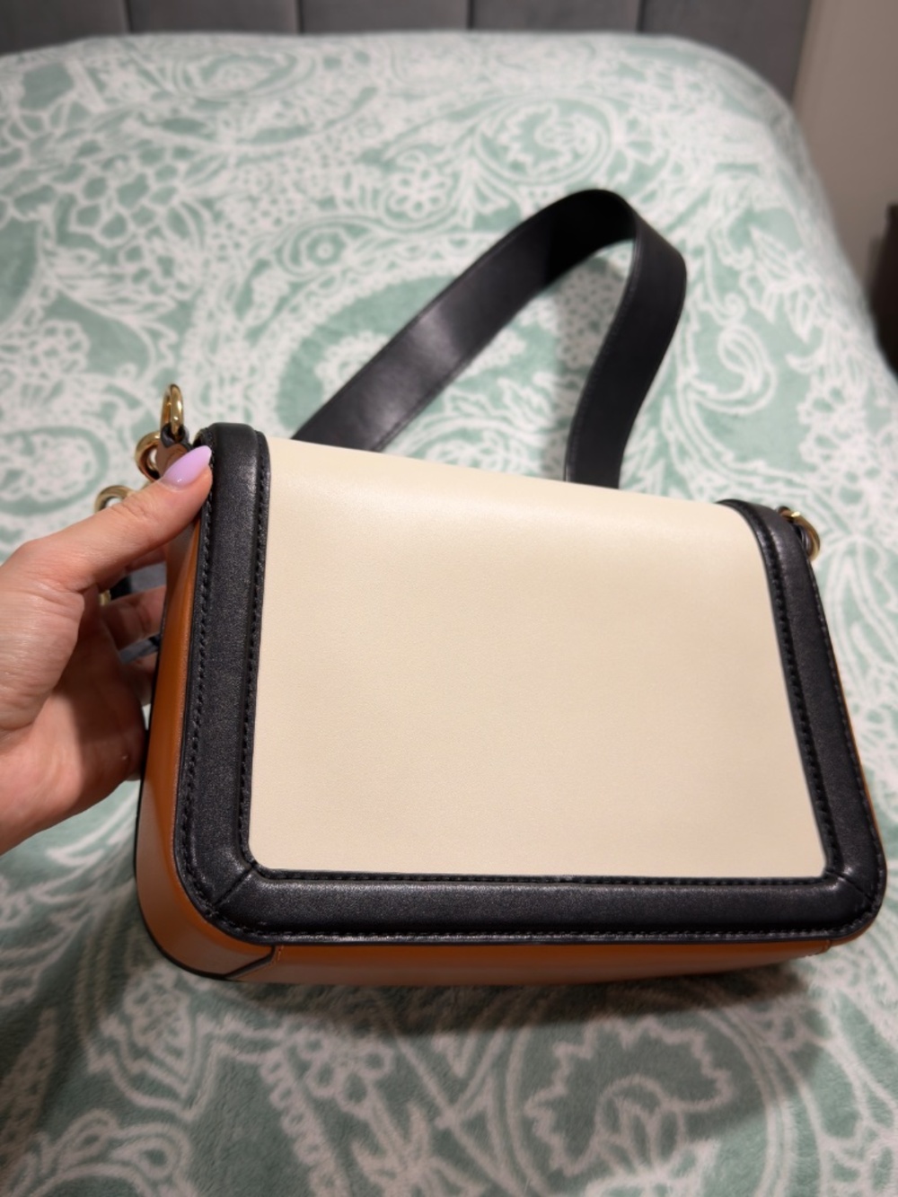 Marc Jacobs Crossbody Bag – Beige & Black – Like New - Picture 4 of 6